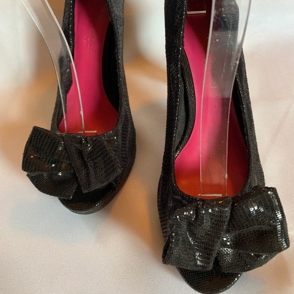 Christian Siriano for Payless Black Faux Snakeskin Open Toe Heels with a Bow! - Picture 2 of 9